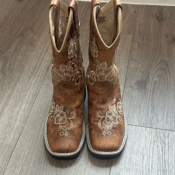 Shyanne Brown Leather Western Kids Boots with Floral Design - Picture 7 of 11